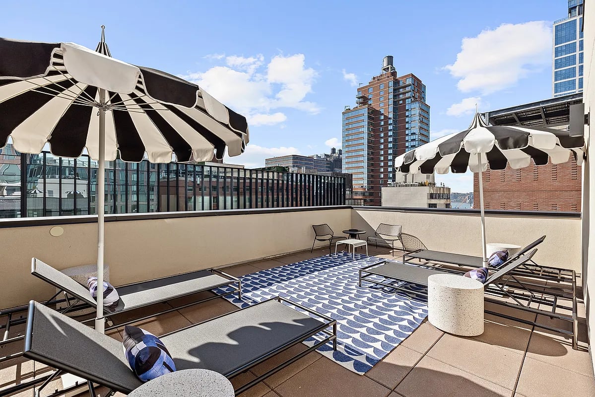 517 West 29th Street Unit: 7D