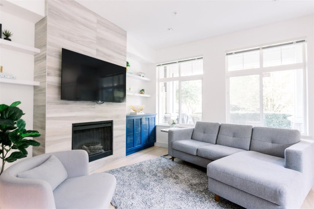 311 W 59th Ave