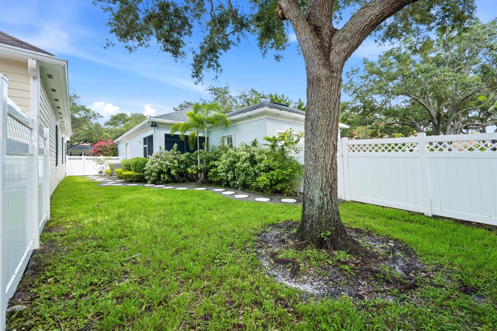 301 Newhaven Blvd