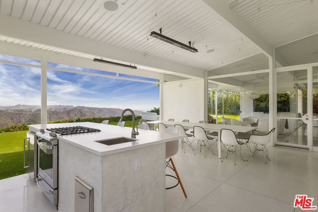 Celestia Manor, Stradella Rd, 90077