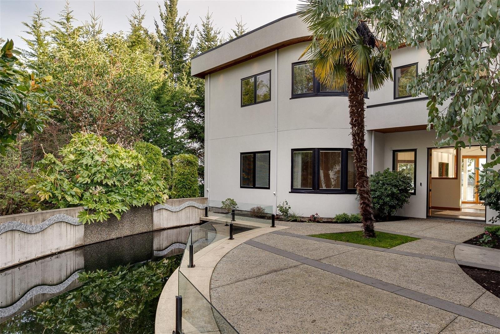 2353 Dolphin Rd