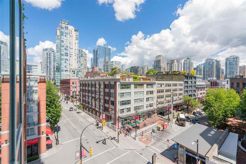 212 Davie St, #601