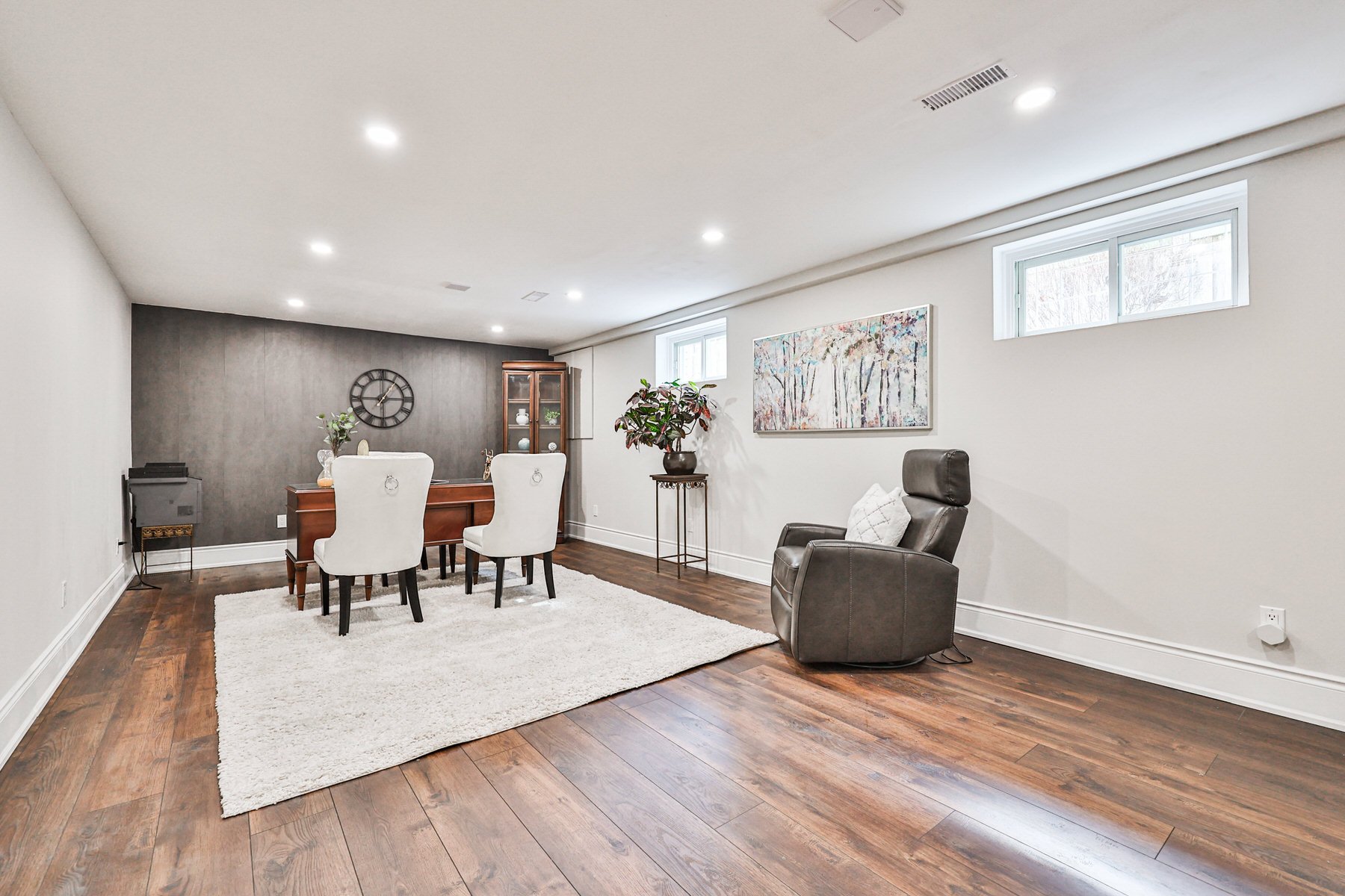 1276 Greenoaks Drive