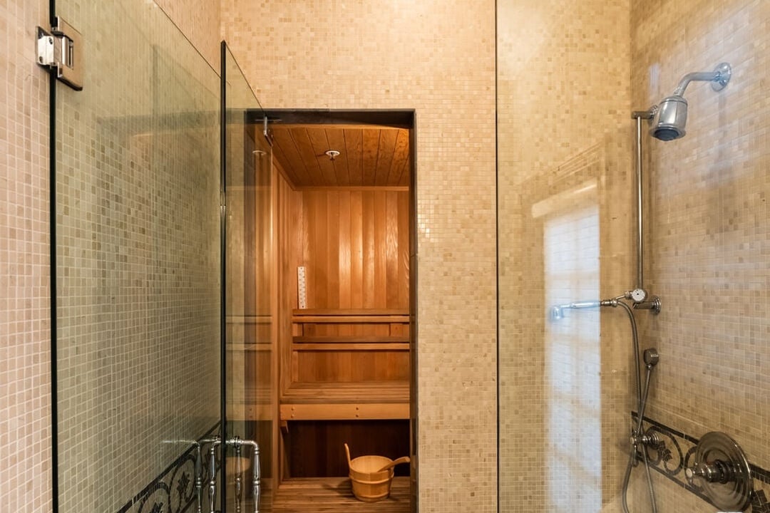 San Vicente Blvd, 90402