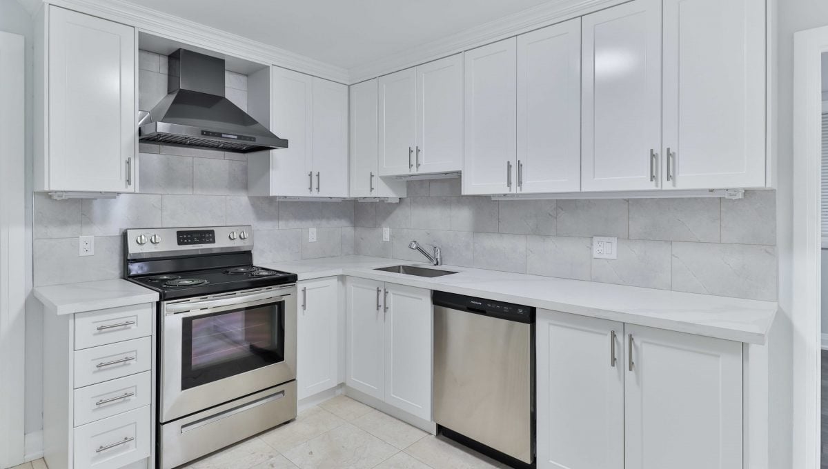 880 College St – Main Floor