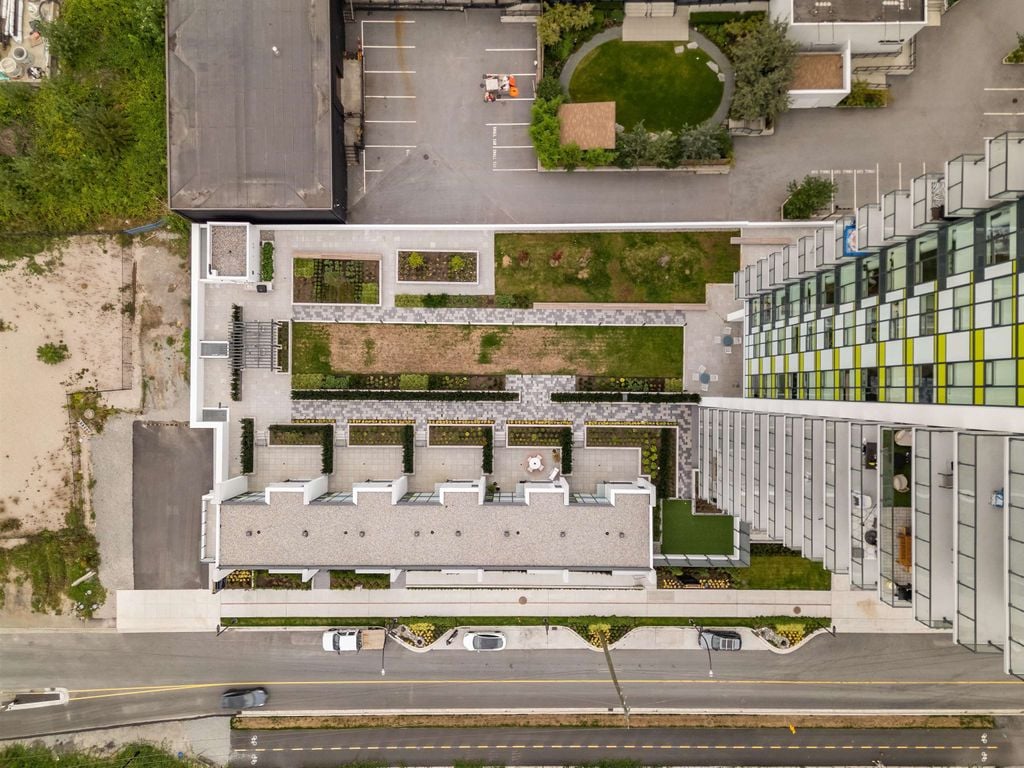 2425 Alpha Ave, #307