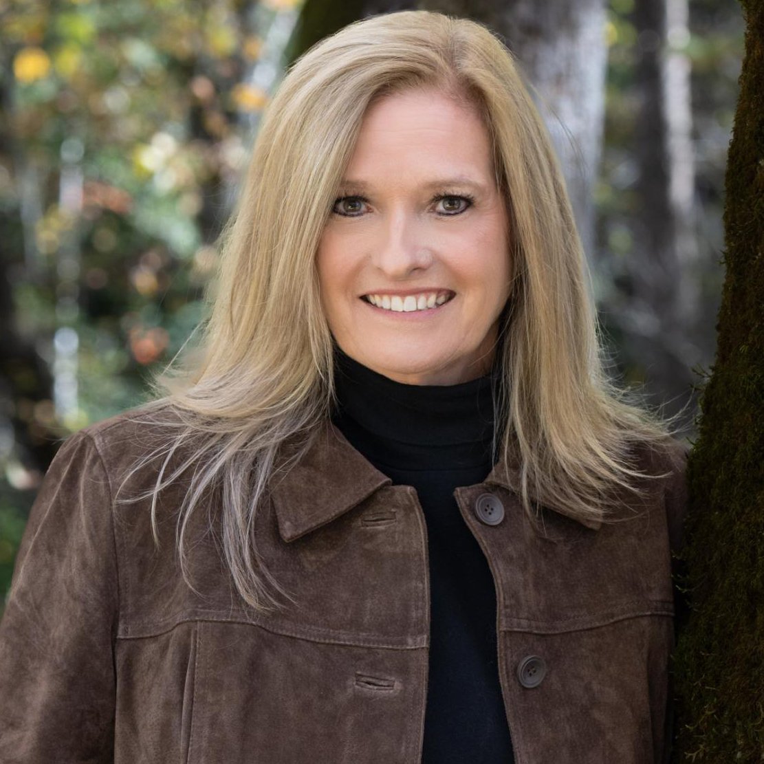 Allison Ralph Andrews, NC Real Estate Agent Headshot