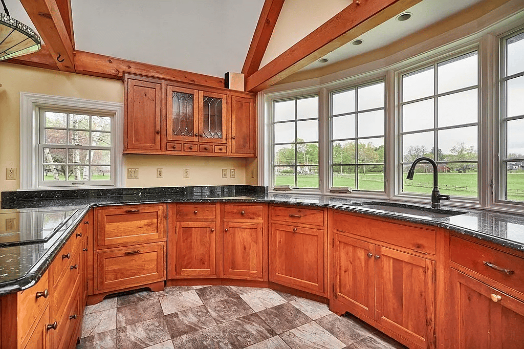 257 Leyden Rd
