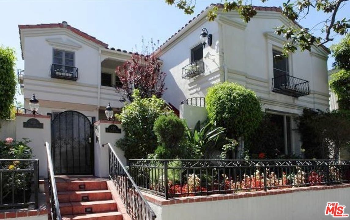429 S Doheny Dr