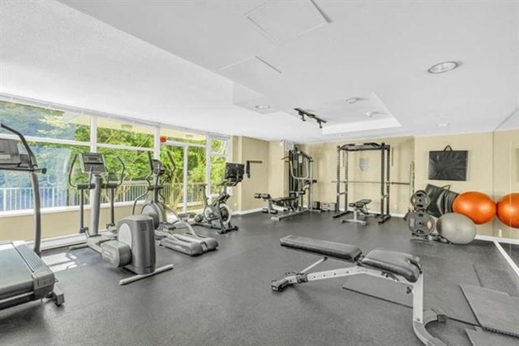 904-9288 University Cres