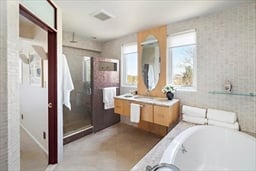 555 Boylston St, #555
