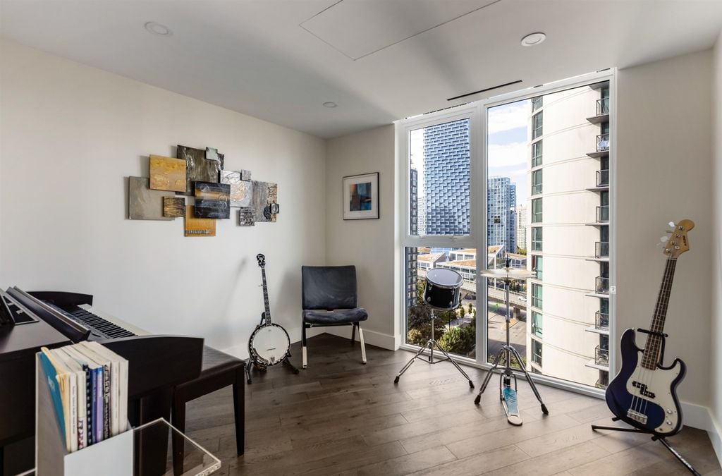 499 Pacific St, #1502