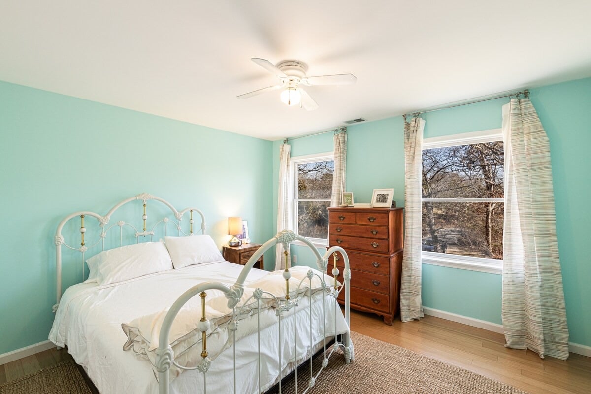 Vineyard Haven Escape