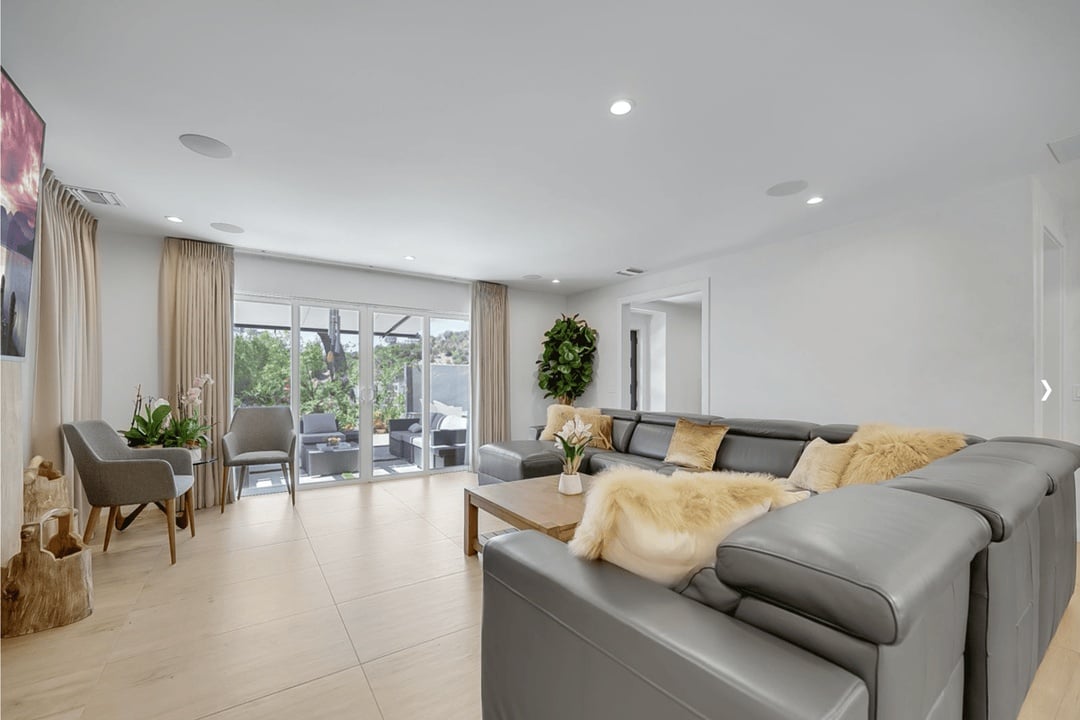 Luxe, Bellagio, 90049