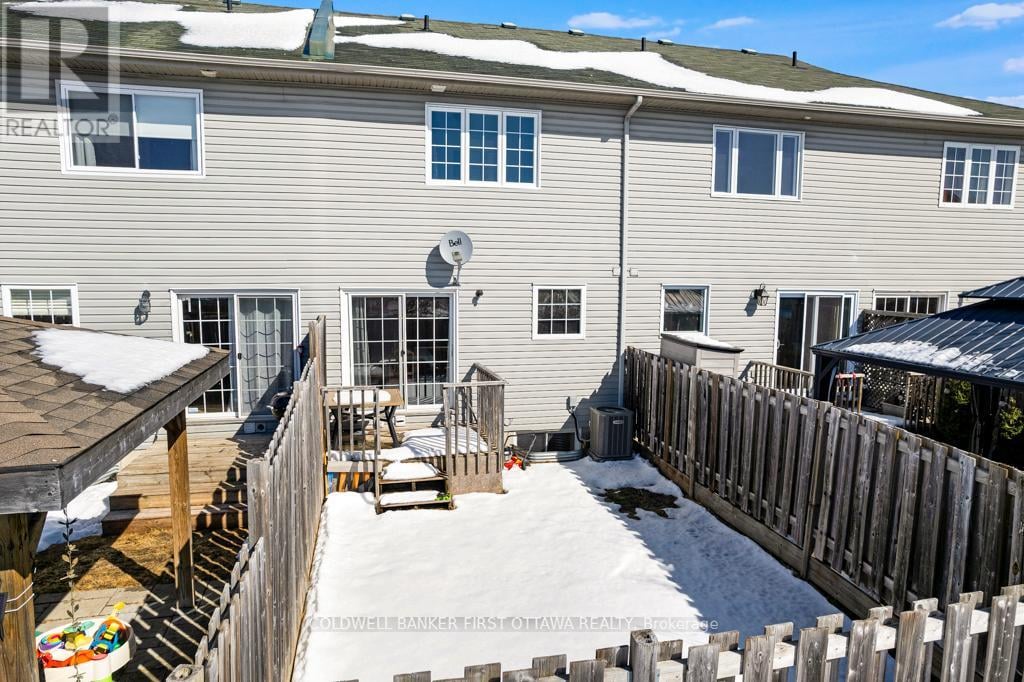 8 JOHNSTON STREET