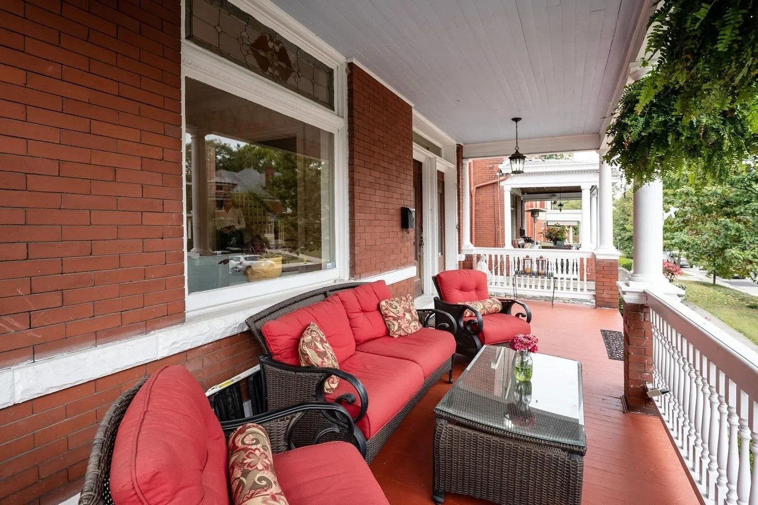 2927 Fairfield Ave