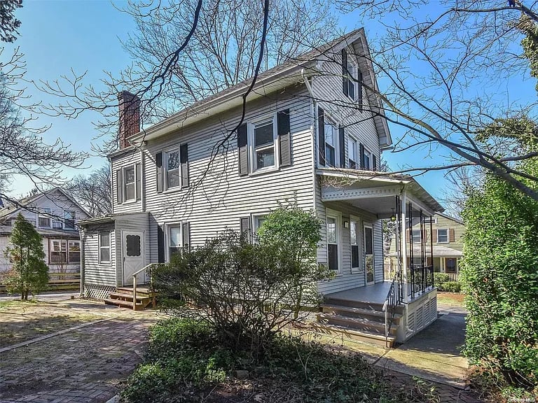 119 Adams St