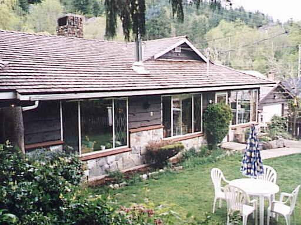 1765 Vista Cres