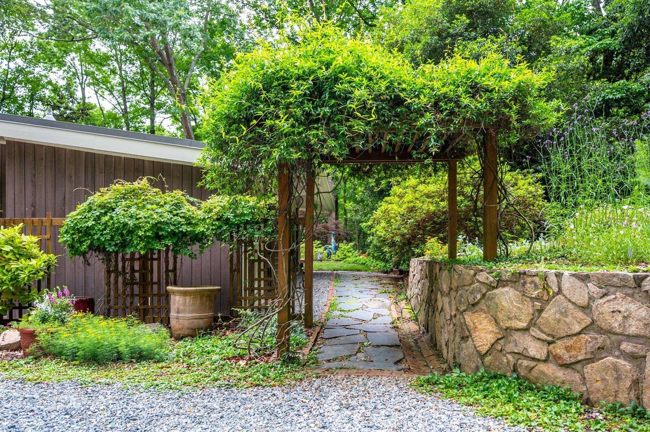 2 Bartram Dr