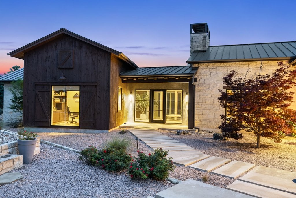 Horseman's Paradise in the heart of Dripping Springs