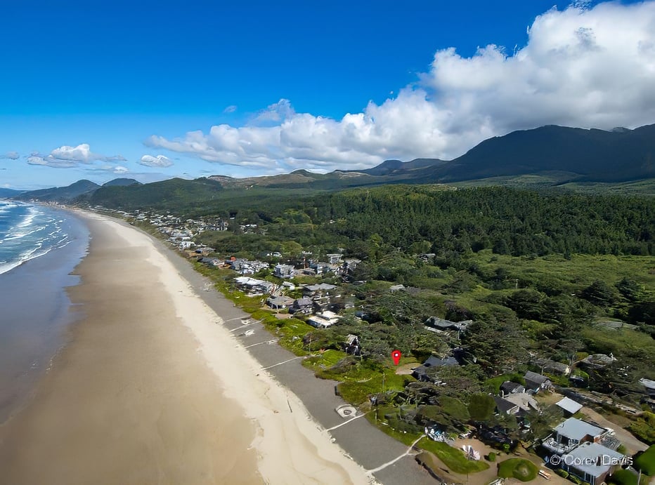 Sold oceanfront buildable lot on Gelinsky Rd Unit 800 in Arch Cape Oregon represented by Meadow Davis of Home + Sea Realty