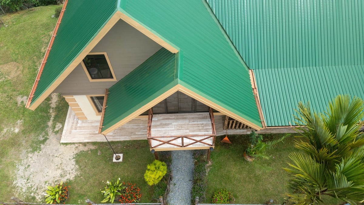 1.8 ACRES – 4 Bedroom Panoramic Ocean & Mountain View Paradise Home Tucked Away in Complete Privacy With Tropical Gardens & Fruit Trees!!!