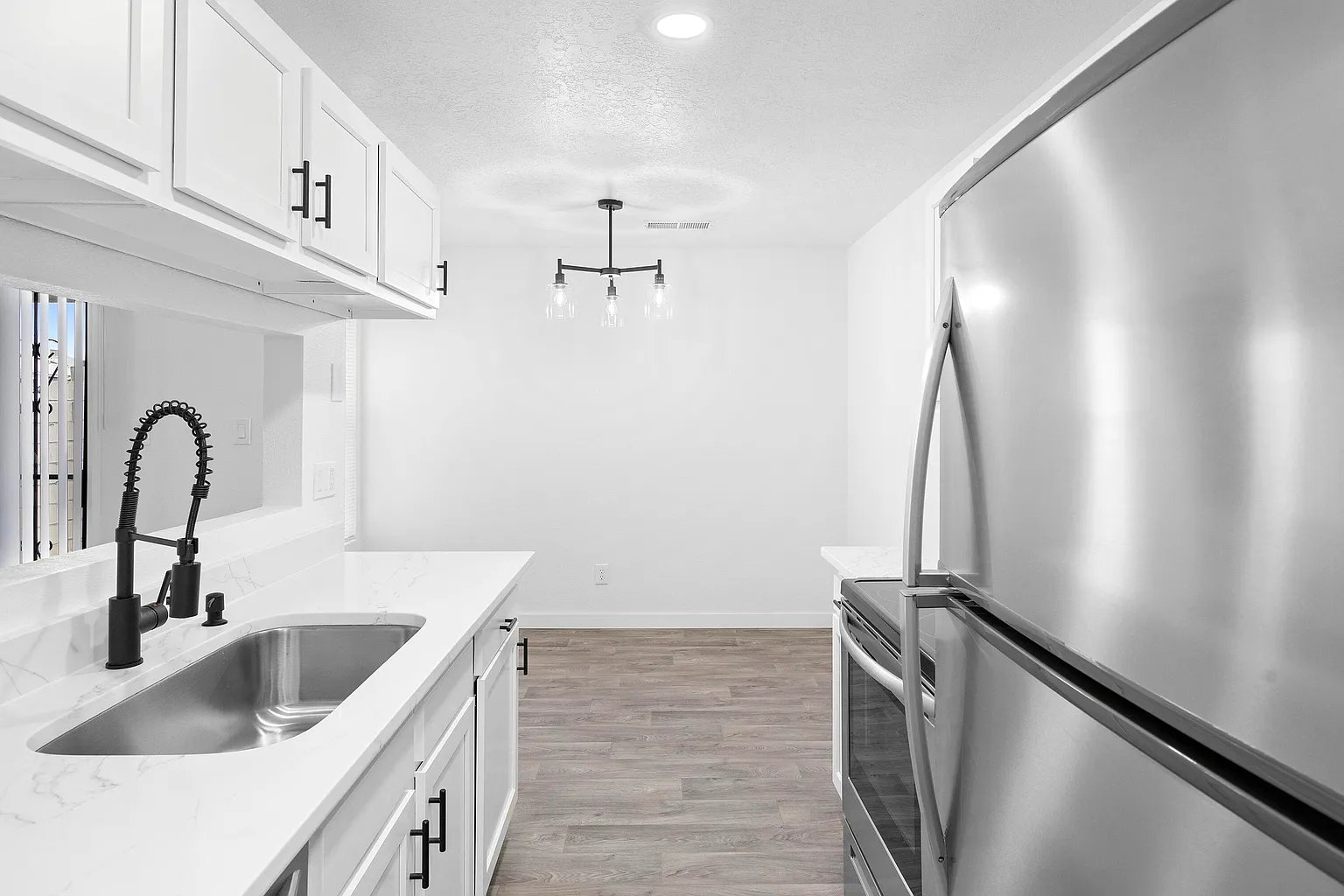 812 W Sky St SW
