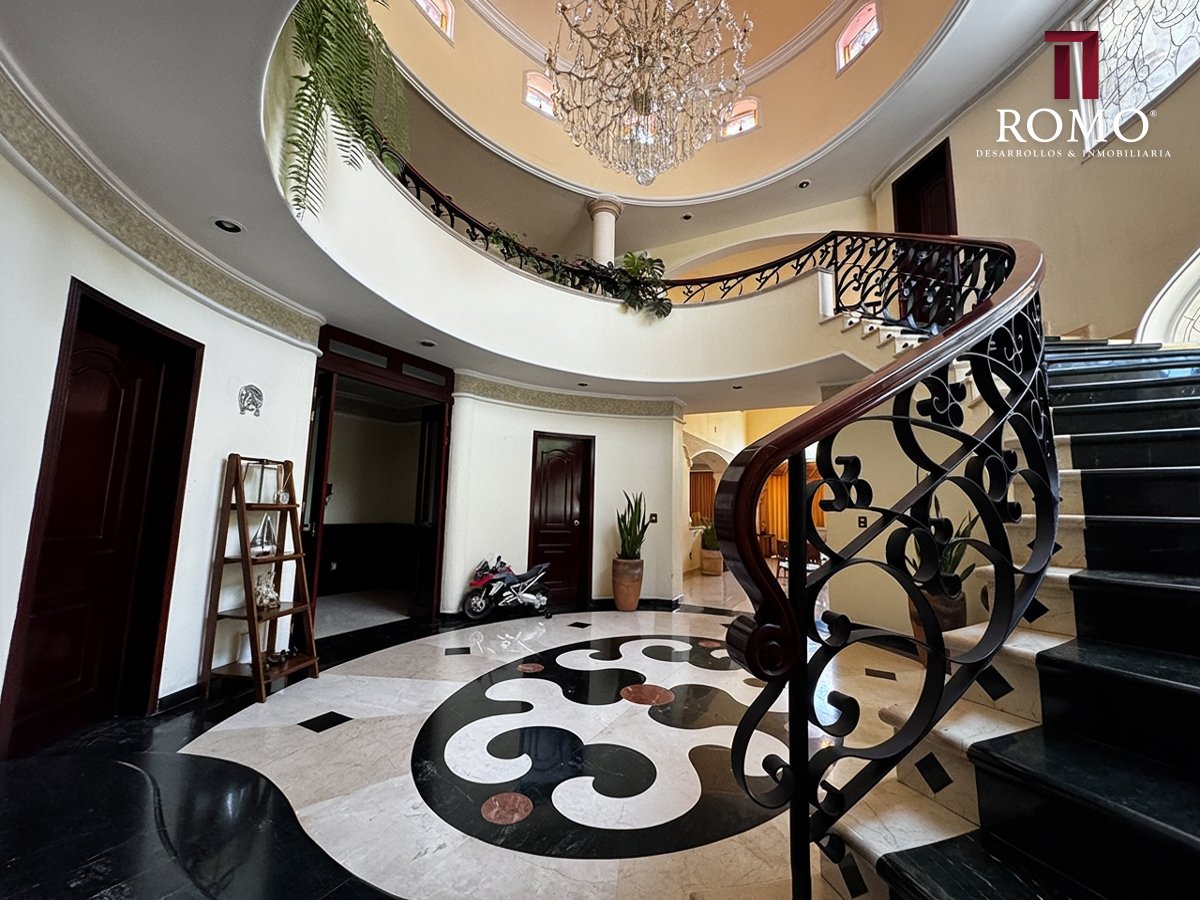 Casa en Venta Azaleas $37'000,000.00 MN