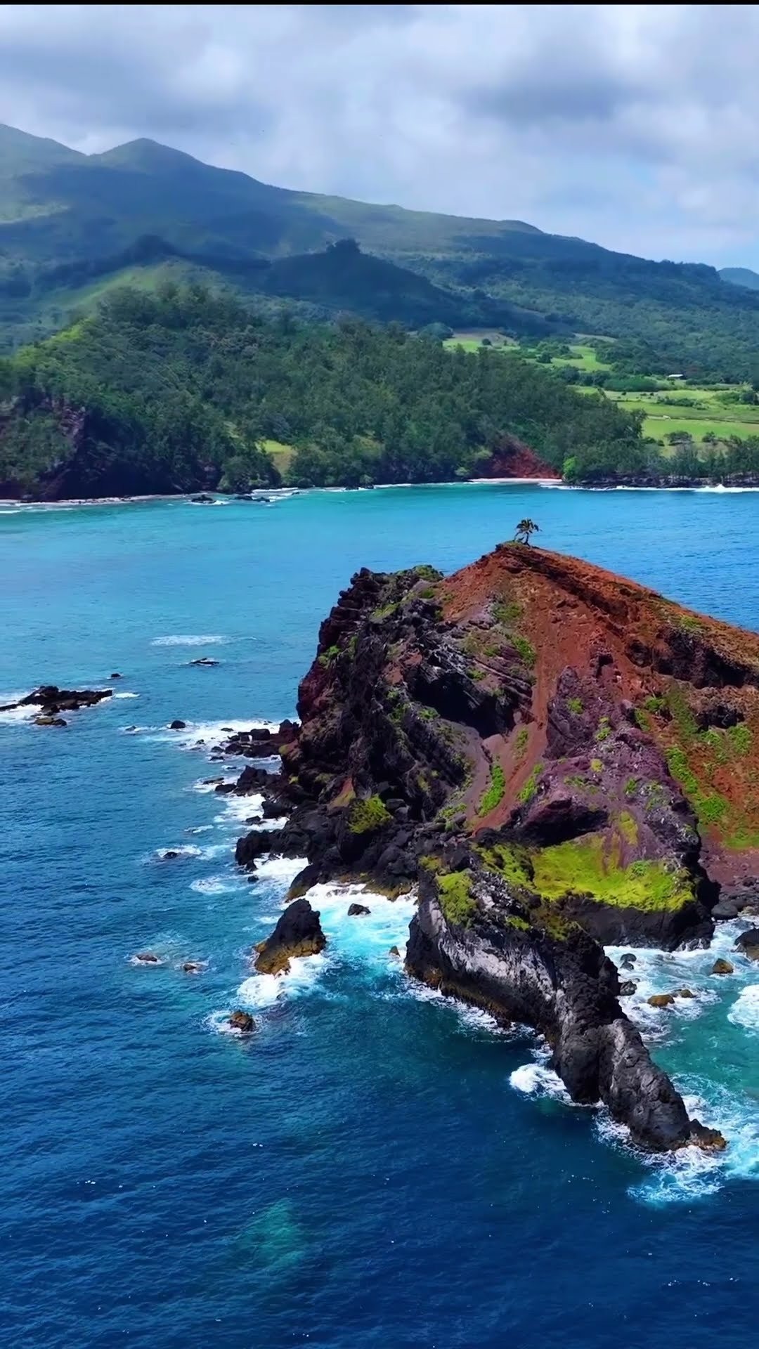 Discover the Gold Coast of Maui | The Beauty and Serenity of Hana
