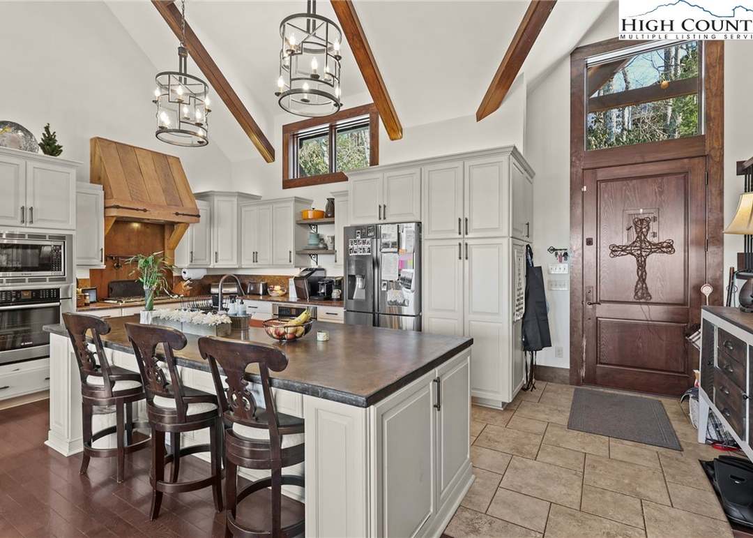 234 Forest Ln