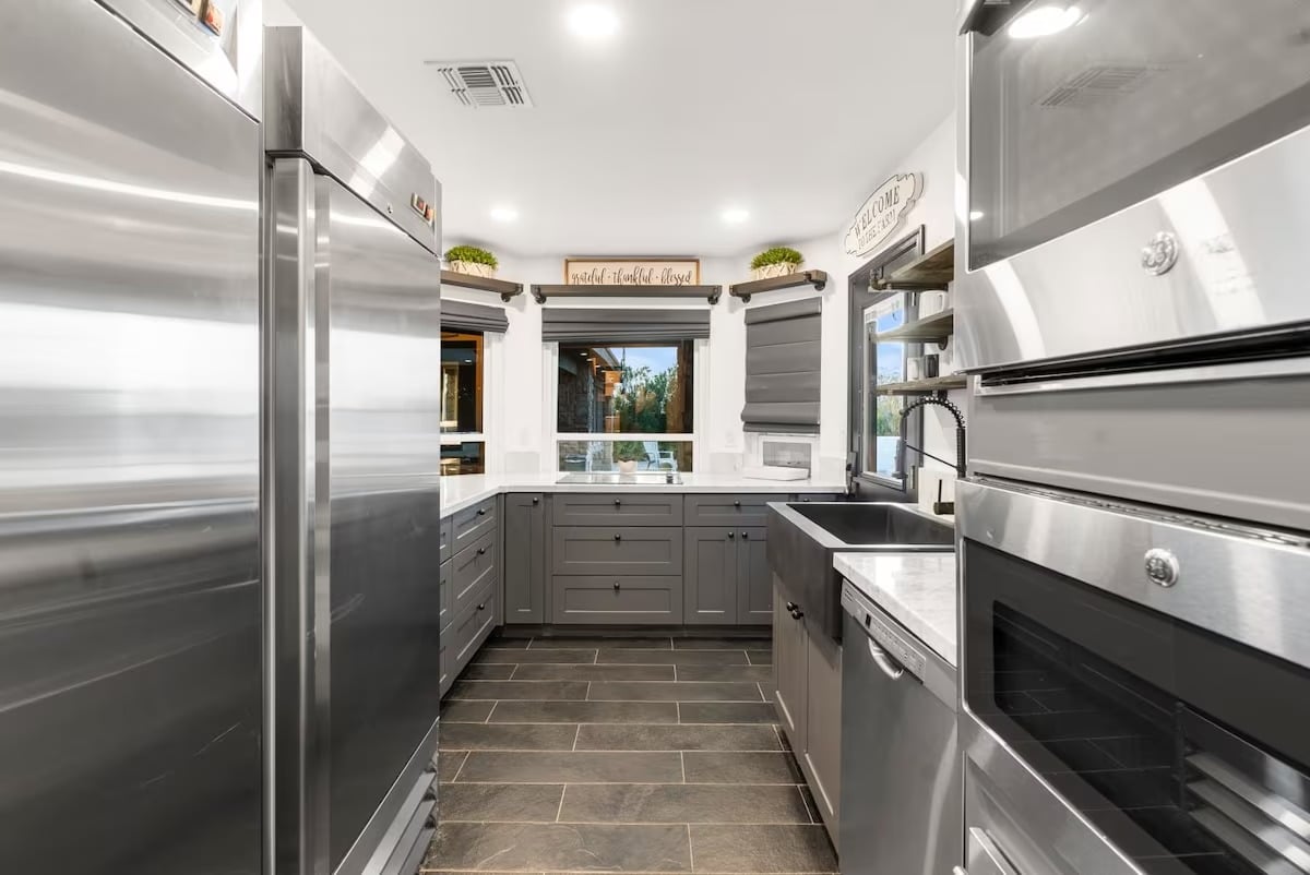 Phoenix Luxury! Pickleball | Free Heated Pool | Hot Tub