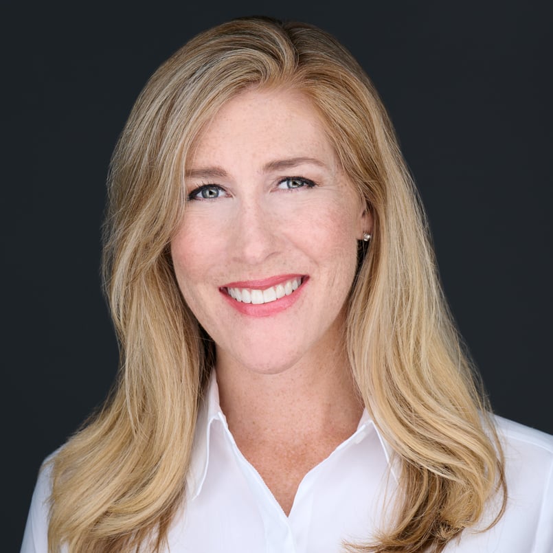 Dawn Nicolaisen Costa Mesa, CA Real Estate Agent Headshot