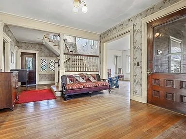 55 Hillside Ave