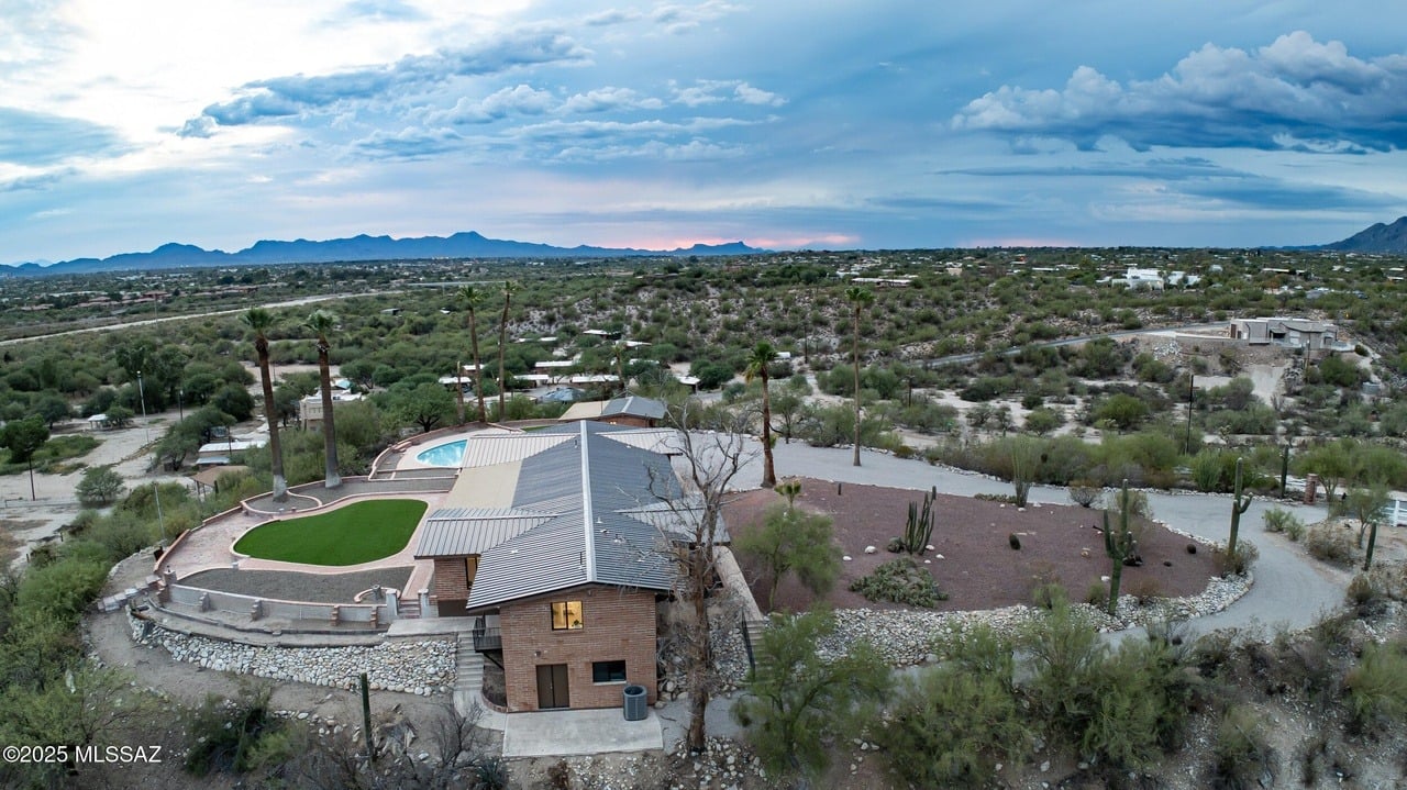 5240 E River House Rd