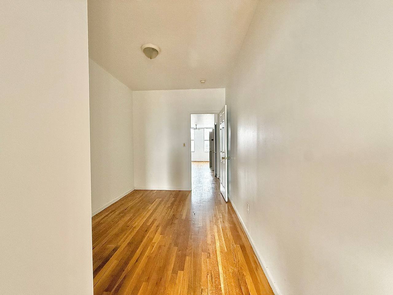 959 Metropolitan Avenue 1L