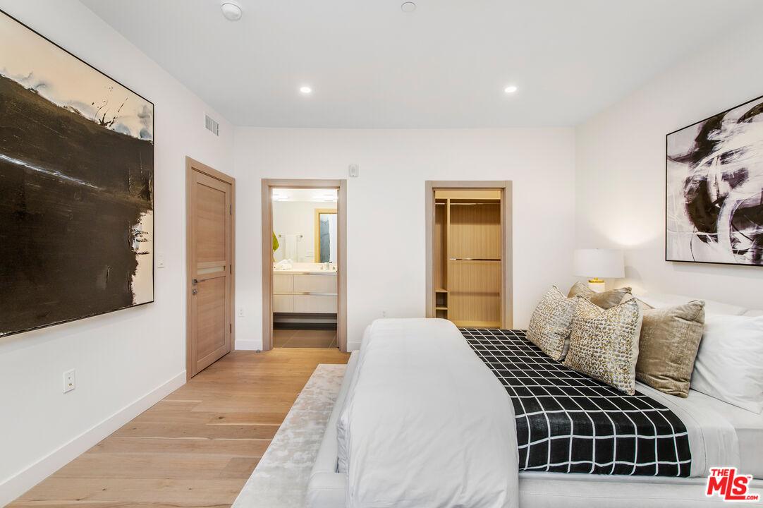1367 N Alta Vista Unit: 301