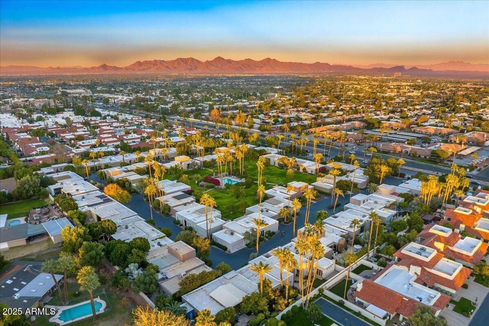 5652 N Scottsdale Rd
