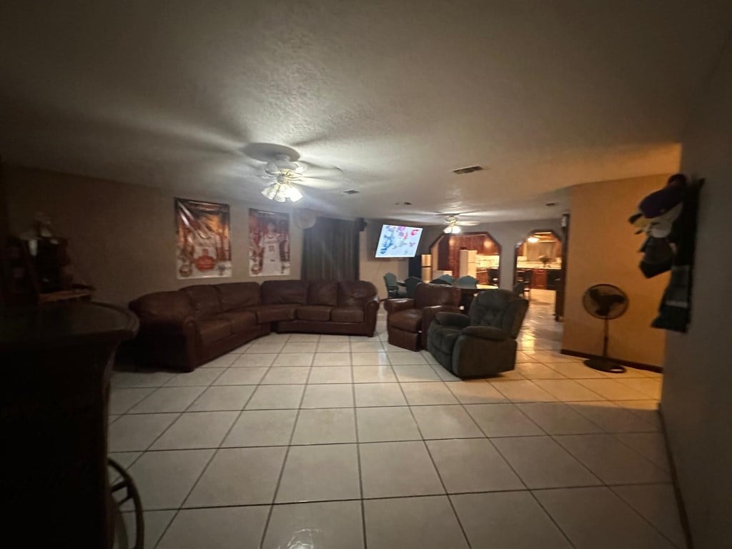 2880 Yucca Cir