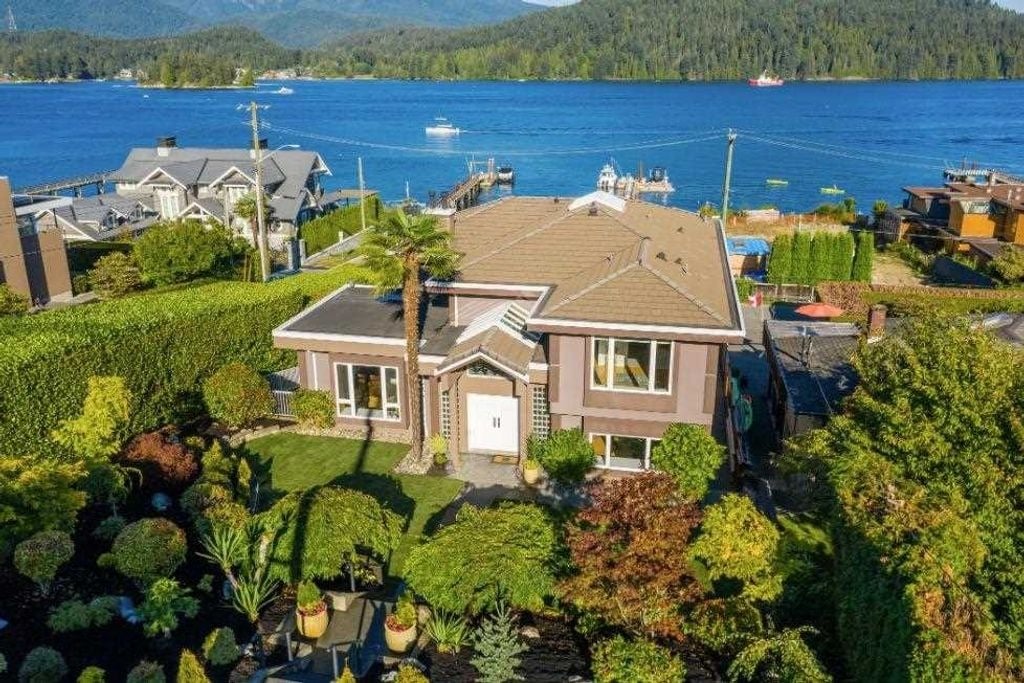 386 Beachview Dr