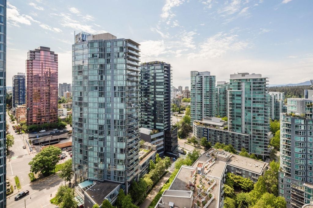 590 Nicola St, #2205