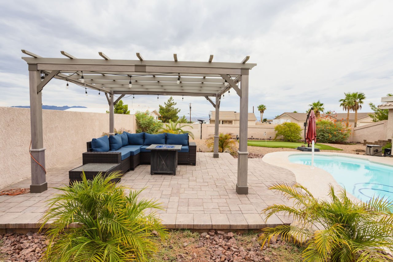 2870 Canyon Oak Dr