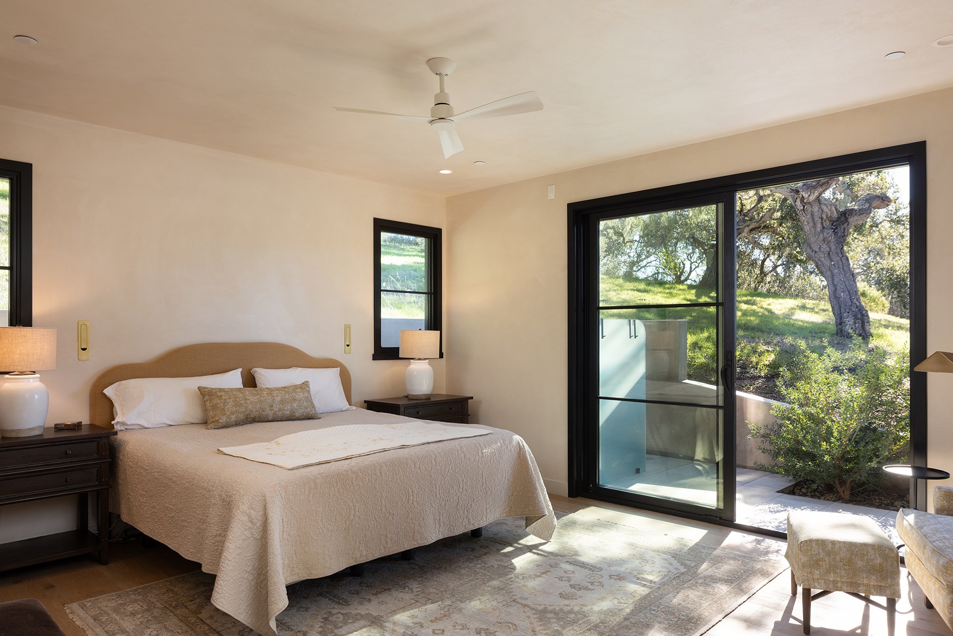 Este Canada | A Tehama Compound