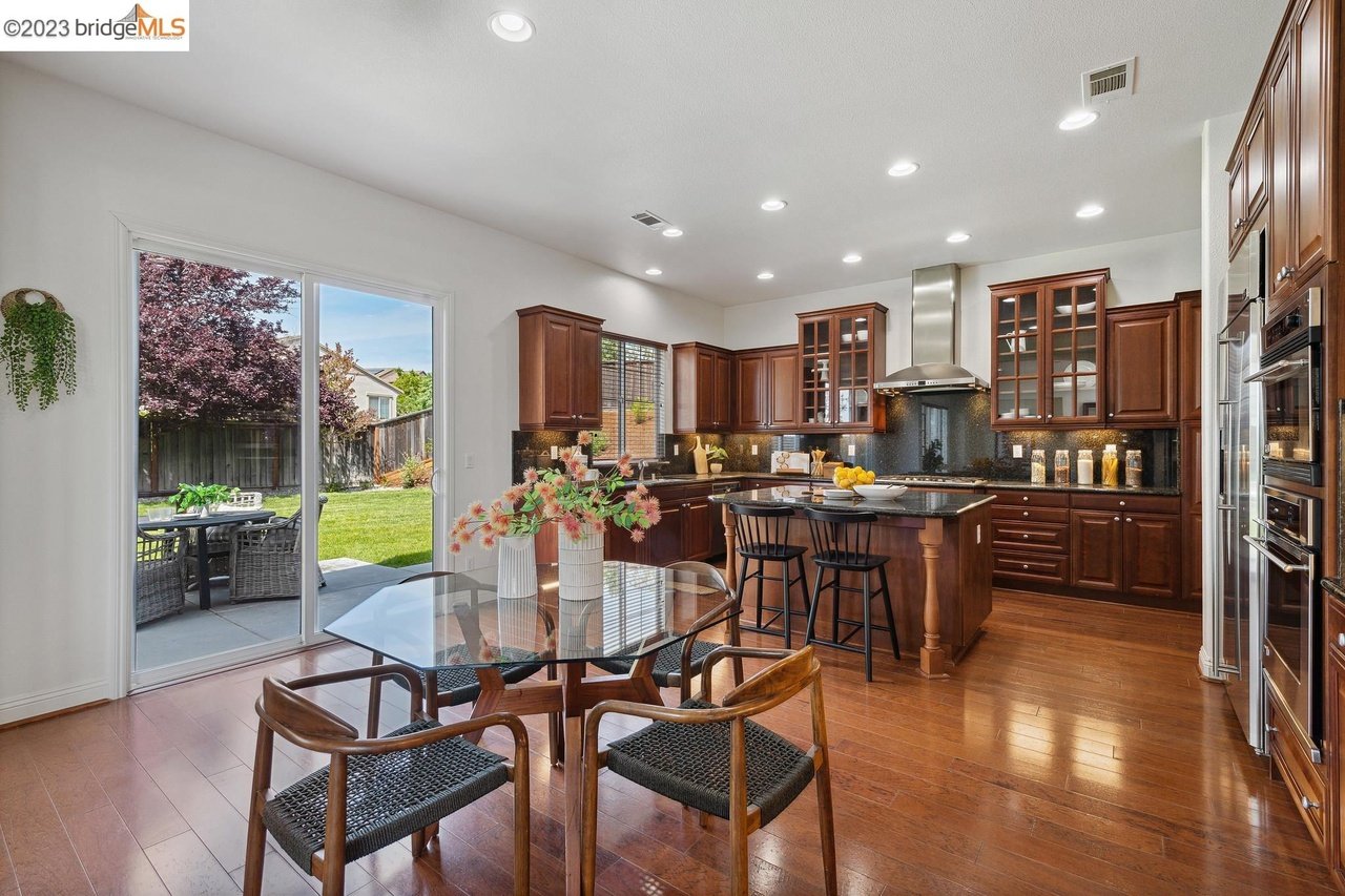 3733 Stonehenge Wy