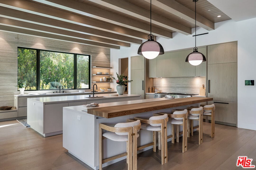 5376 Round Meadow Rd