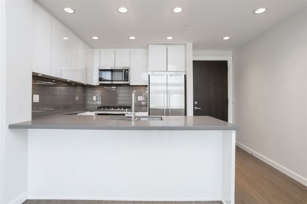 255 W 1st St, #510