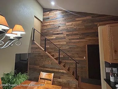 824 N Traver Trl