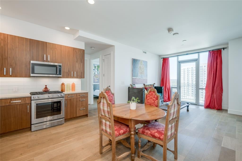 222 West Ave. #1112