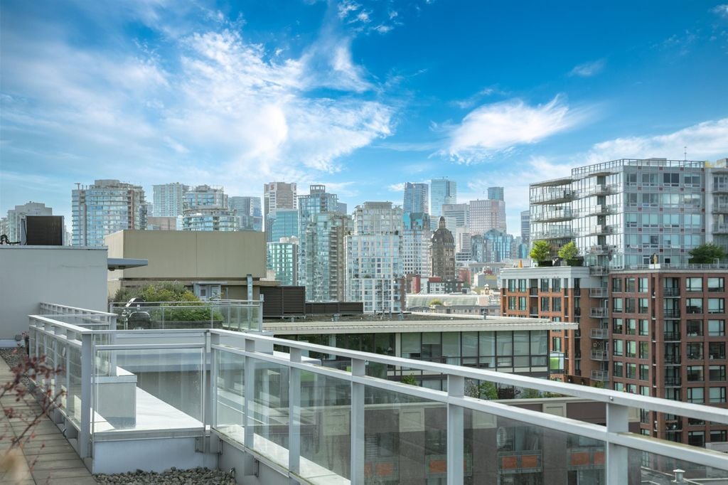 221 Union St, #906
