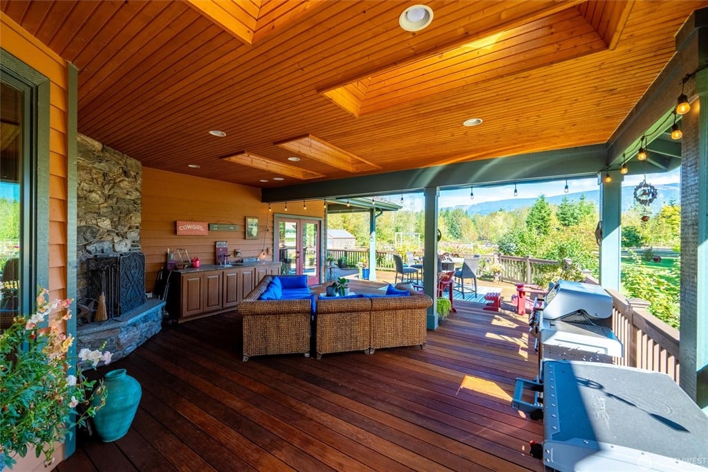 15713 365th Avenue SE