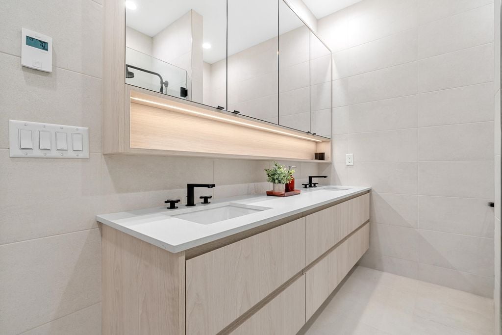 300 Salter St, #310